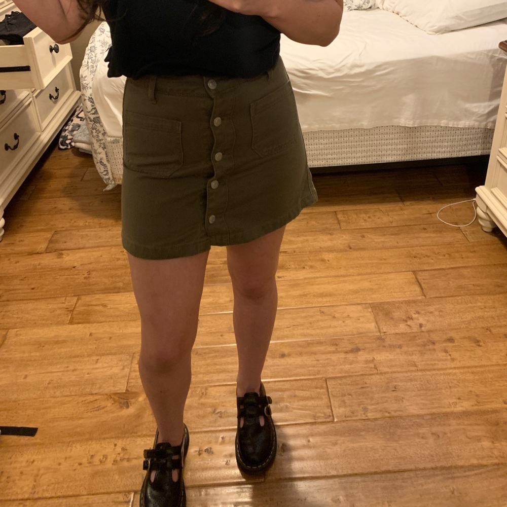 Olive mini skirt